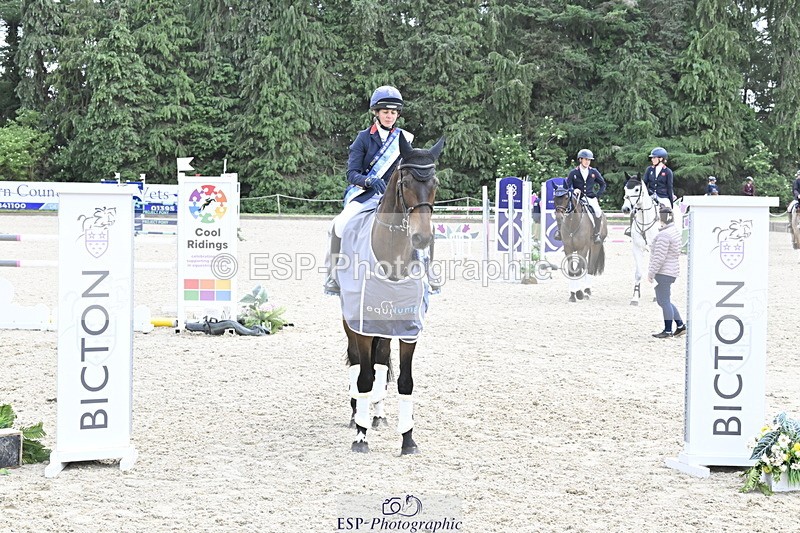 250525A-161026-18499 - Presentations Section C CCI 2 Star Long