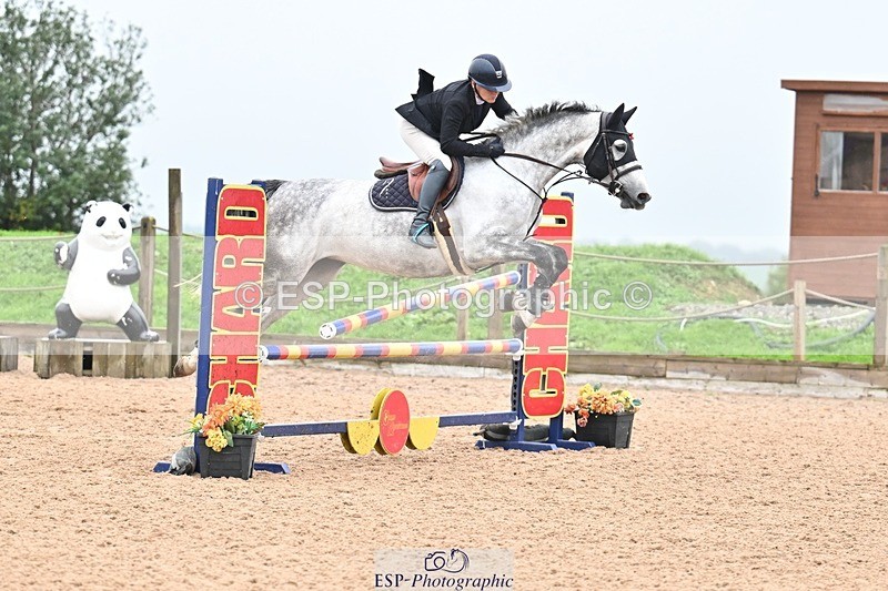 251003-112620-00446 - Cls 2 Newcomers and 1.10m