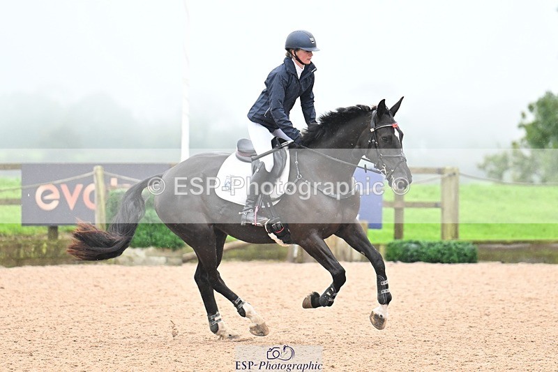 251003-111851-00404 - Cls 2 Newcomers and 1.10m