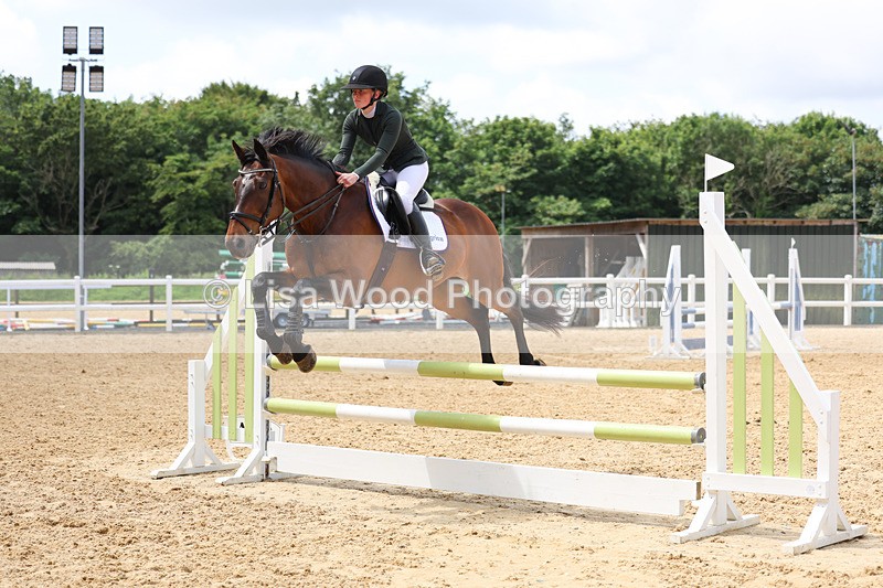 3E7A3267 - Class 4: Senior British Novice/90cm open