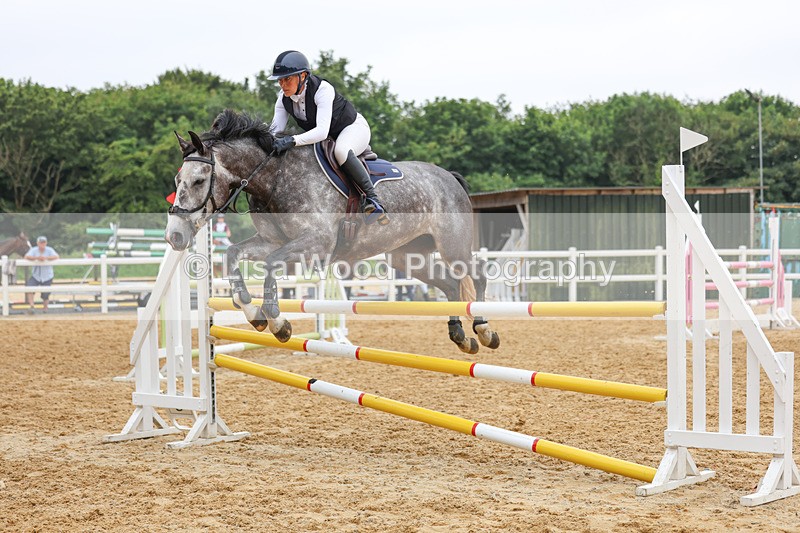 3E7A6469 - Class 8: Senior Newcomers/1.10m open