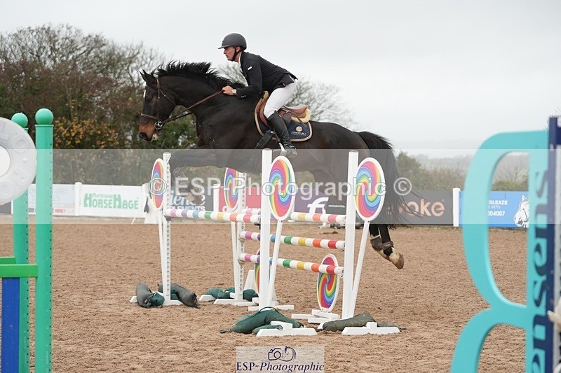 251109-114328-03613 - Cls 20 Newcomers and 1.10m Open