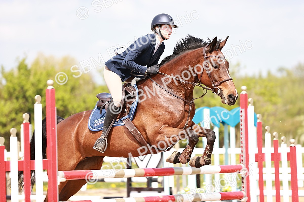  - Class 26 - Senior Foxhunter - 1.20m