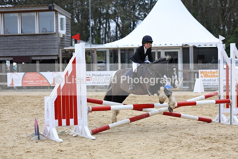 3E7A7970 - Class 10: Junior 60cm