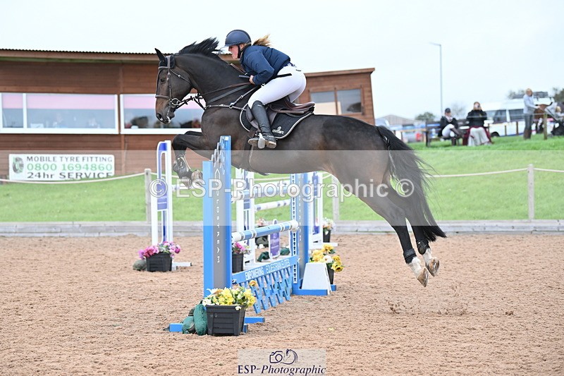 231013A-141730-02645 - Cls 9 Foxhunter & 1.20m Open