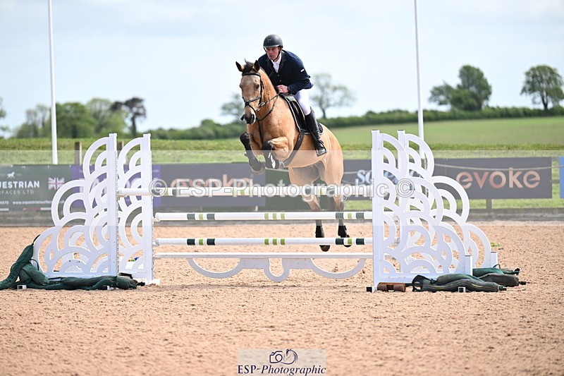 260513B-152514-01227 - Cls 6 Snr Fox and 1.20m Open