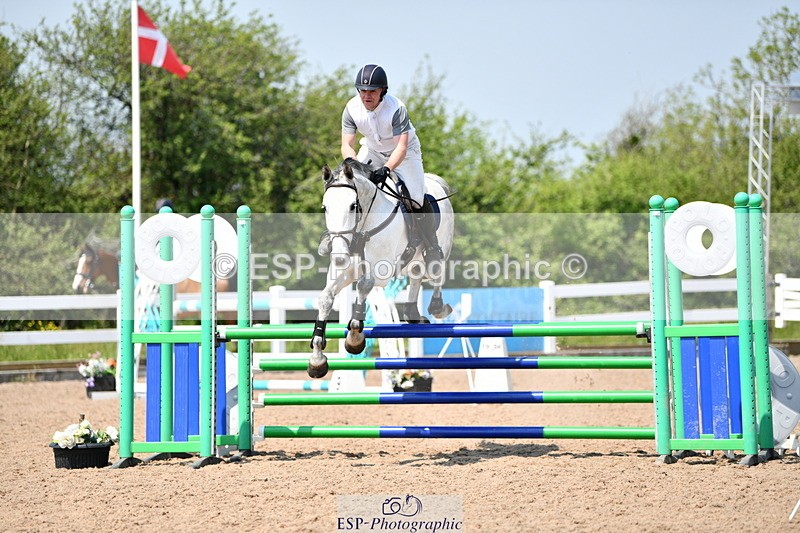 240512A-131108-18595 - Cls 41 Discovery and 1m Open