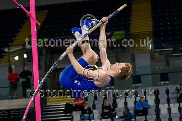 AgeInd25SUN-914330 - Field Male