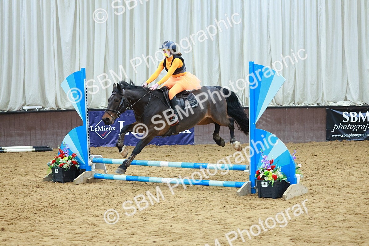 SBM_002340 - Class 3 - Horse & Hound (60cm)