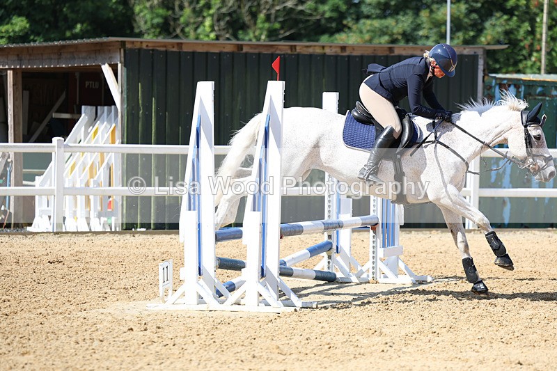 3E7A2710 - Class 2: 70cm Juniors and Seniors