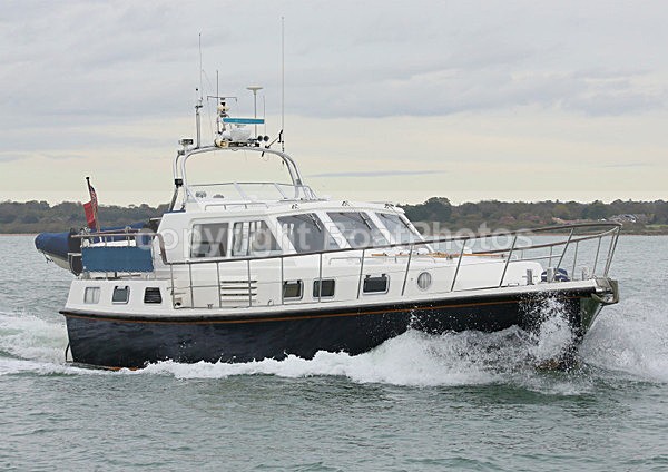 121103 UHERI OF LONDON WT7A3044 - Motorboats - Hardtop