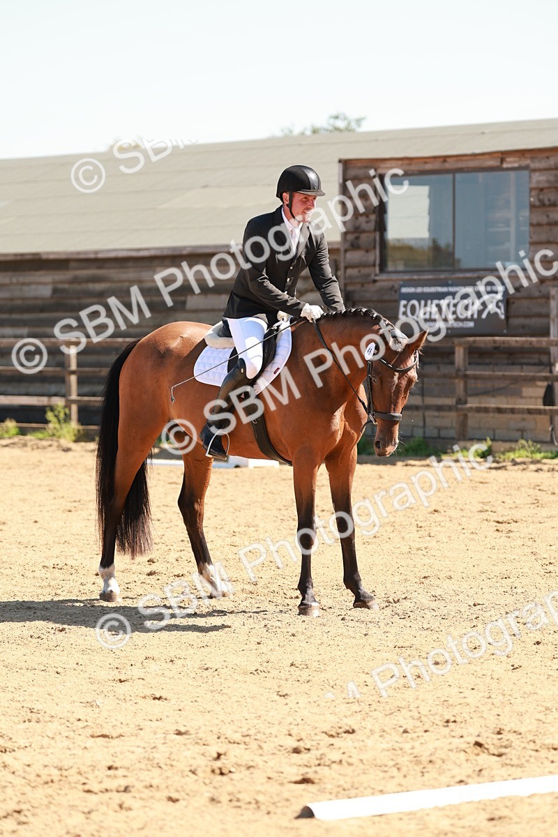 SBM_011073 - Class 6 - Novice 1
