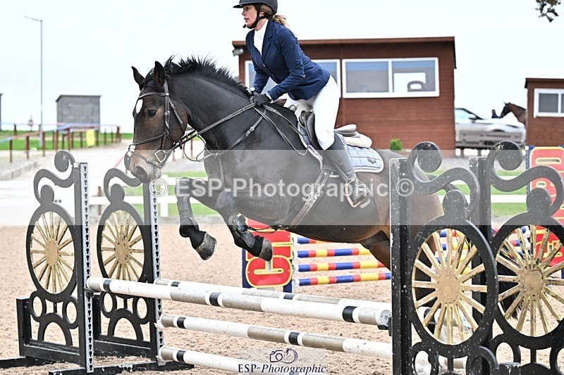 251015-100606-00025 - Clear Round