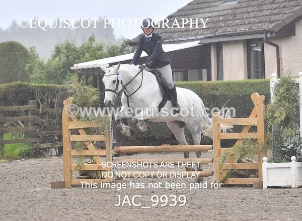 JAC_9939 - CLASS 3 Intermediate Working Hunter (0.70m - 0.85m)