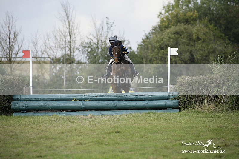  WWHT 171021 3079 - Intermediate (0.90m)  17/10/21