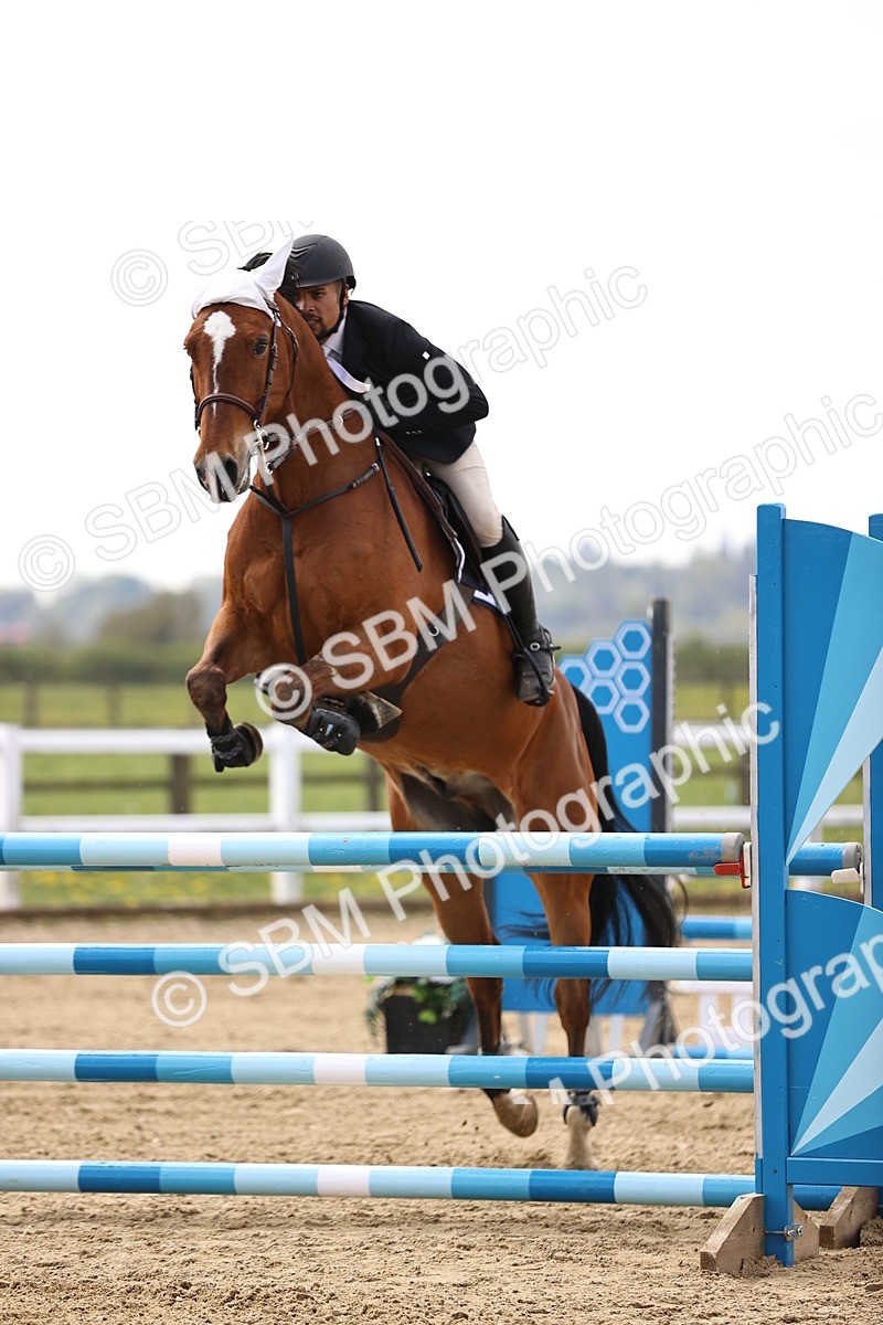 SBM_002400 - Class 11 - Senior newcomers - 1.10m