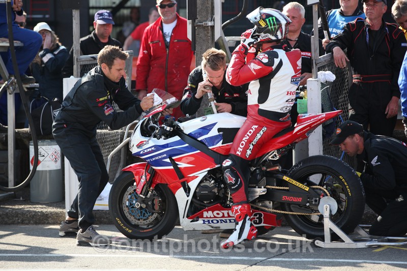 IMG_0893 - Senior TT - Start Line