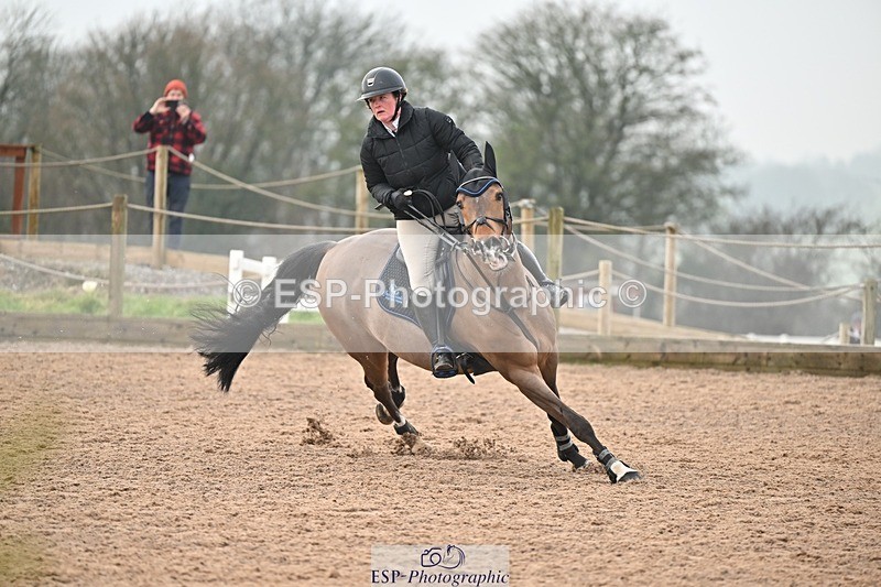 250122-142904-00649 - Cls 6 Foxhunter and 1.20m