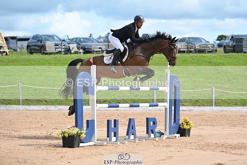 230721A-110321-05536 - Cls 6, 2 Star Medium 1.35m