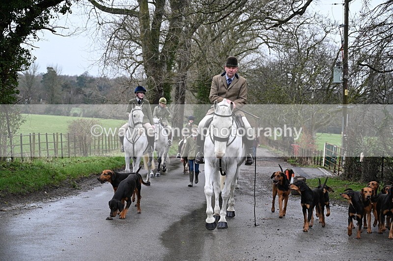WJ7_9361 - Walk out..