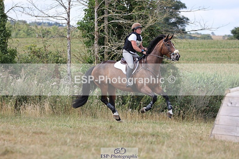 250802A-155319-06875 - F-278-Stacey.Blunn-MEADOWMARSH.DANCING.MILLIE