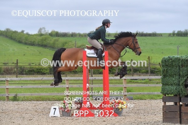 BPP_5032 - CLASS 24 SUN Senior BritiNovice/ 90cm Open