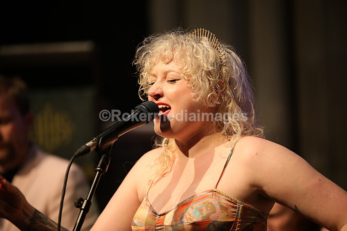 FOLK N BLUES-494 - FOLK and BLUES SEPT 2022