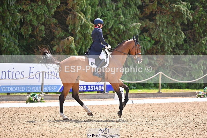 250523A-122816-06554 - D-468-Laura.Collett-LONDON.52