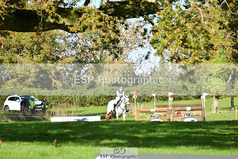 251025A-144455-21279 - G-522-Sue.Parkes Inc Trot Up