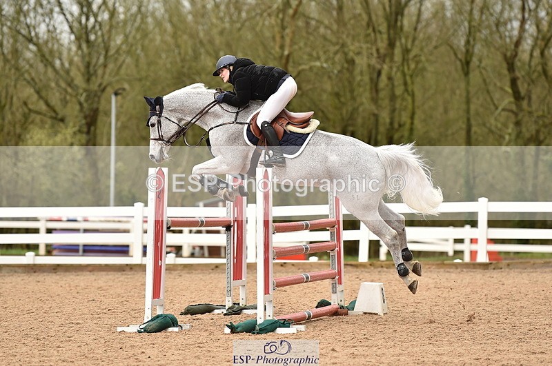 240327A-132840-00564 - Cls 4 Newcomers and 1.10m Open