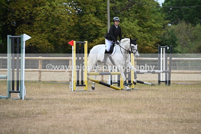 WJ6_0659 - Class 14 Intermediate Jumping 75cm