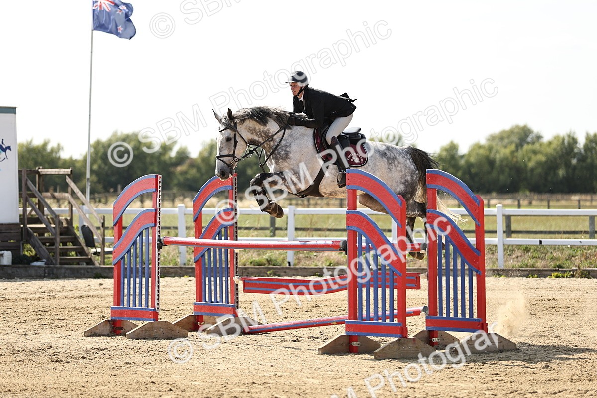 SBM_005283 - Class 6 = Senior Newcomers - 1.10m Open