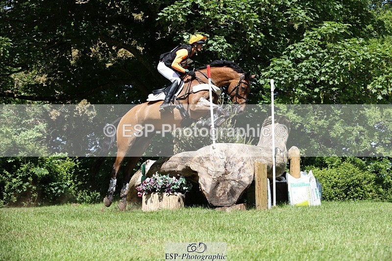 230527-105240-08903 - 260-LOW_MOOR_LUCKY-Tom_Woodward-XC