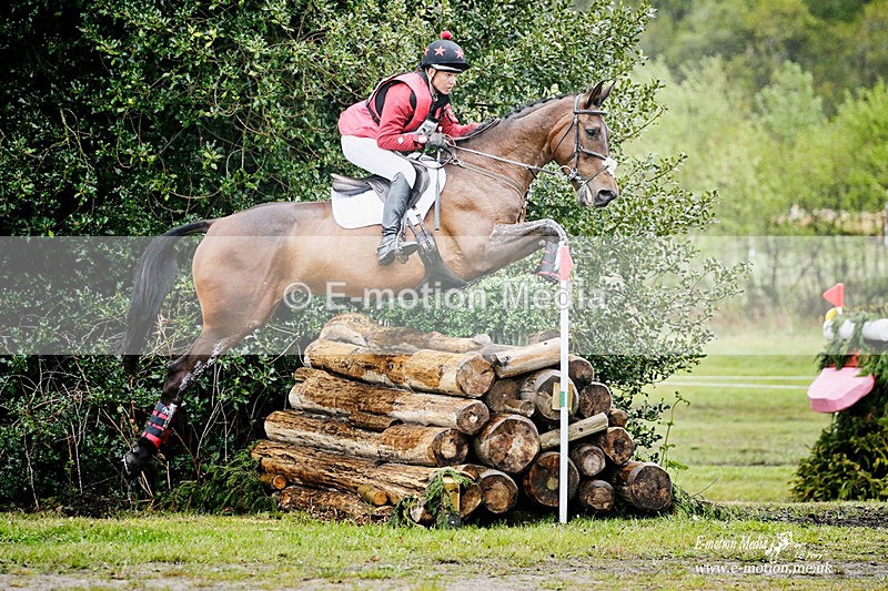 BE 210521 2417a - Equestrian