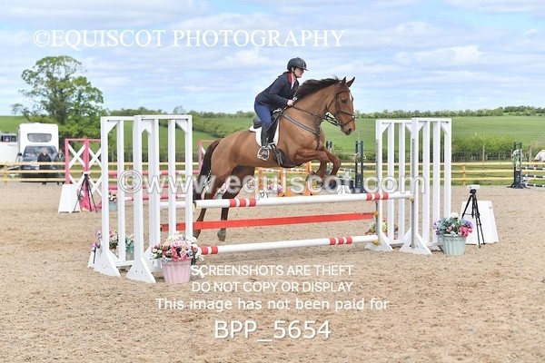 BPP_5654 - CLASS 24 SUN Senior BritiNovice/ 90cm Open