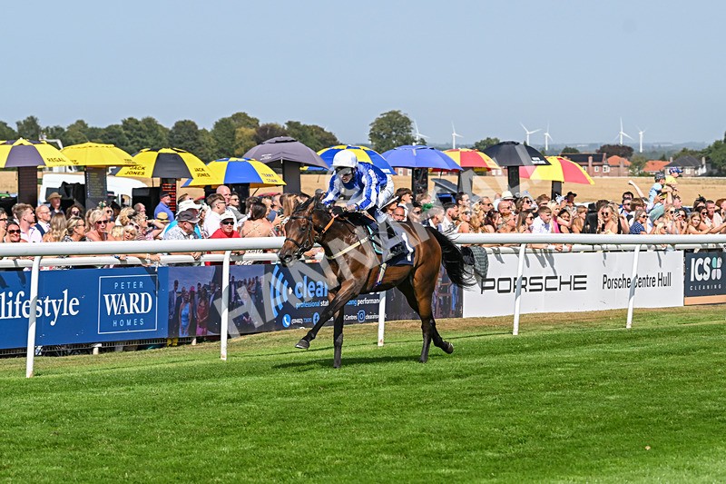 130825-Race 3-Hes Waliim-7633 - Race 3