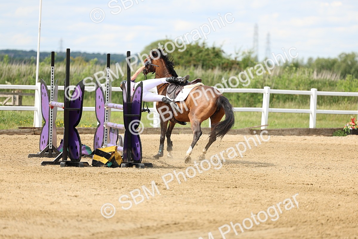 SBM_006041 - Class 19 - Senior Newcomers - 1.10m