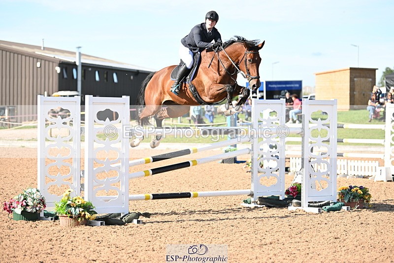 240913A-160320-05142 - Cls 18 National 1.40m Open