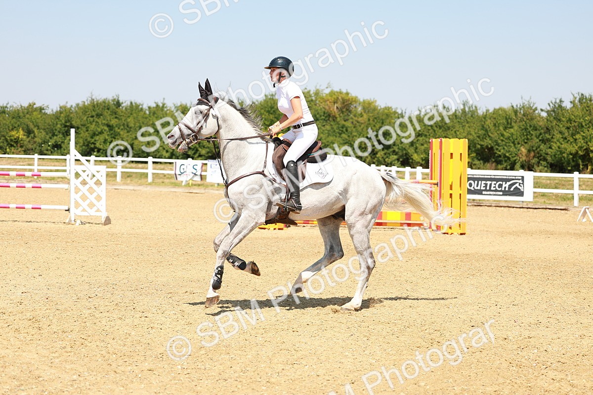 SBM_001597 - Class 4 - Senior Newcomers - 1.10m