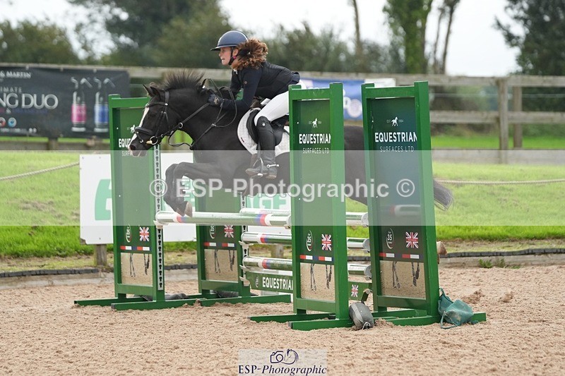 250920-100103-00526 - Cls 5 Pony British Novice and 80cm