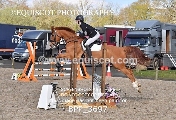 BPP_3697 - CLASS 3 FRI Senior British Novice/ 90cm Open
