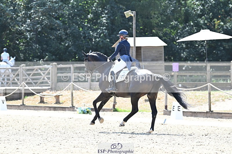 250810A-140040-07189 - 070-Abbie.NewburySeagry.Firstamour