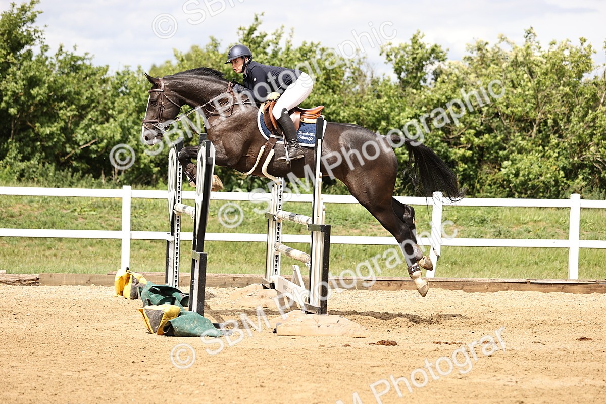 SBM_003401 - Class 11 - Senior Newcomers - 1.10m