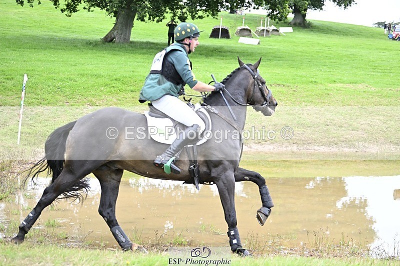 240803-114726-03756 - 104-Ollie_Martin-MIH_HUNTERS_BEAR