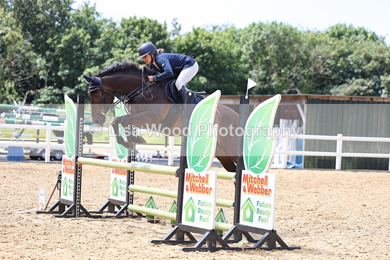 3E7A0412 - Class 9: Senior British Novice/90cm open