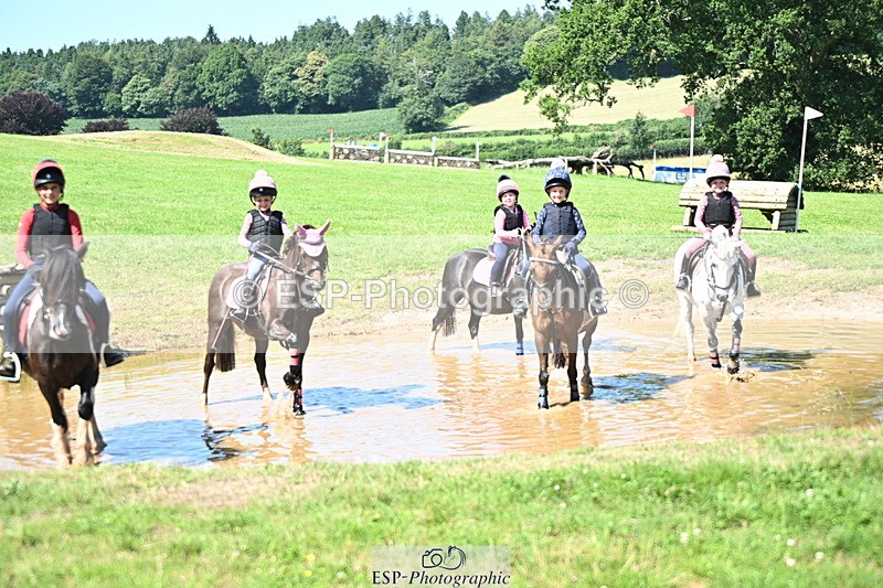 240729B-150423-03100 - Abbie's Group XC