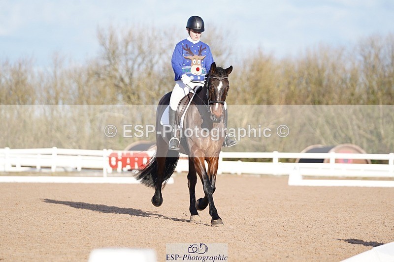 241214-114350-00352 - 143-Tila.Da.Costa-Leomiro