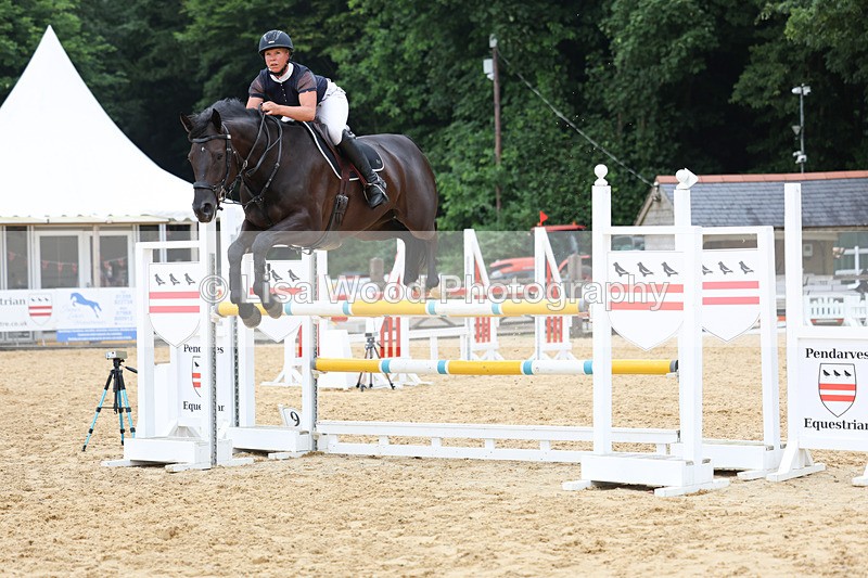 3E7A6453 - Class 8: Senior Newcomers/1.10m open