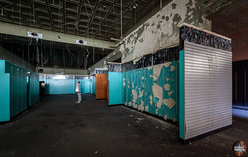  - Kaufmans Department Store