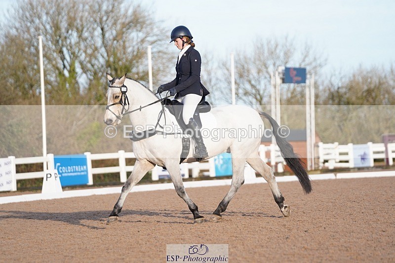 241214-104652-00247 - 146-CHLOE.DUNN-Towerhill.Shamie